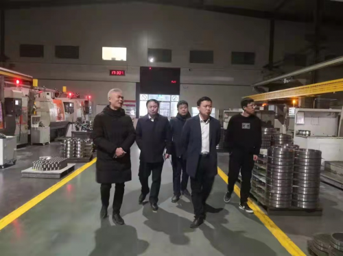 全力(li)壯大發展(zhǎn)新動能 打(da)造科技創(chuàng)新軸承産(chan)業鍊