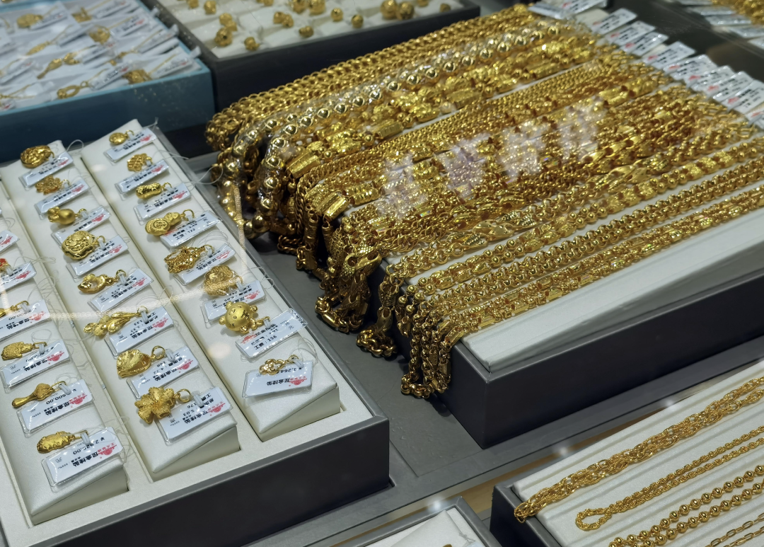 這屆年(nián)輕人，怎麼開(kāi)始囤黃金了(le)？